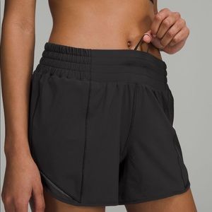 Lulu lemon hotty hot high rise linen shorts 4” in black, size 10